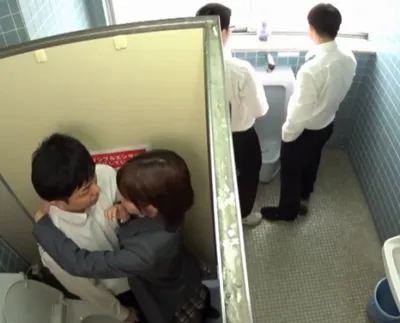 Em học sinh nữ dâm dục với sở thích xóc lọ liếm cu