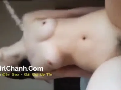 Ghệ rên sướng lên đỉnh trong tư thế "cưỡi ngữa"