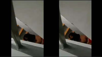 Quay lén phang nhau lén lút ở thang bộ chung cư