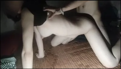 Tranh thủ lúc con ngủ hai người vợ chồng yêu vụng trộm xxx - 2