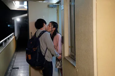 Mẹ yêu bạn học của con trai suốt 5 năm… sau cú sốc bị người chồng cắm sừng