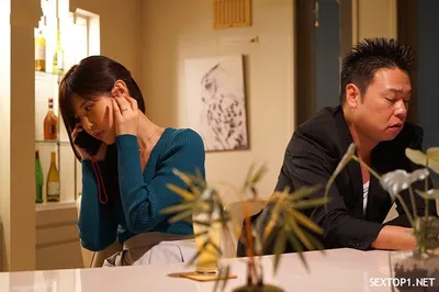 Chồng yếu, bà xã tìm đến người tình củ