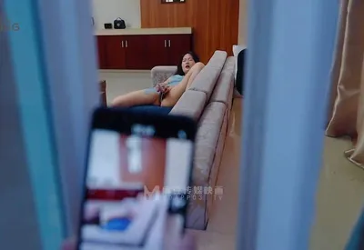 đột nhập phang em cạnh bên nhà đang thủ dâm