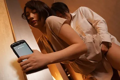 Cô vợ đi họp lớp rồi quan hệ với nyc mặc cho chồng yêu ở nhà chờ