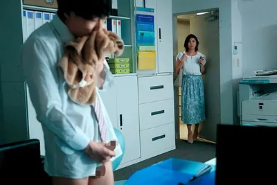 đang thủ dâm thì bị bà xã của chủ tịch nhìn thấy, nhưng chị ấy thật tâm lý