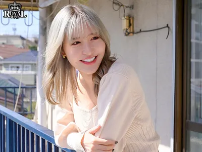 Người mình thầm thương trộm nhớ chị nhà cạnh bên, thanh niên làm liều nhìn trộm và bị bắt gặp