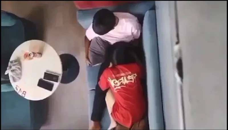 Quay lén em gái mút mút cho bồ nơi công cộng