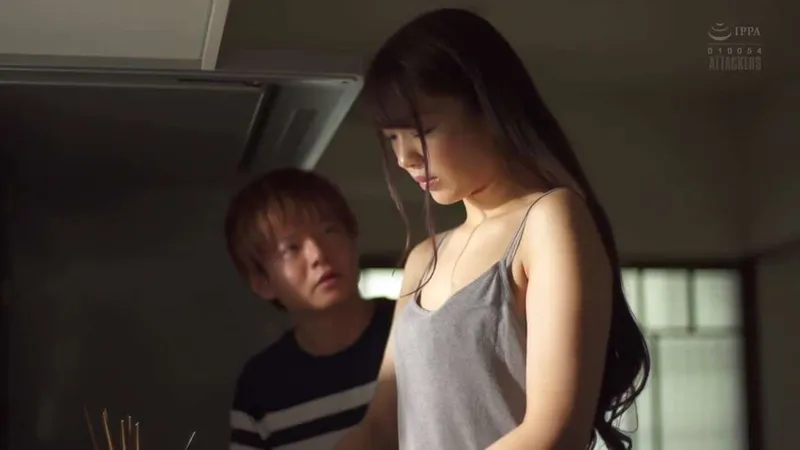 Chồng mới cưới của chị gái chịch cô em bà xã đang buồn bã vì thất tình