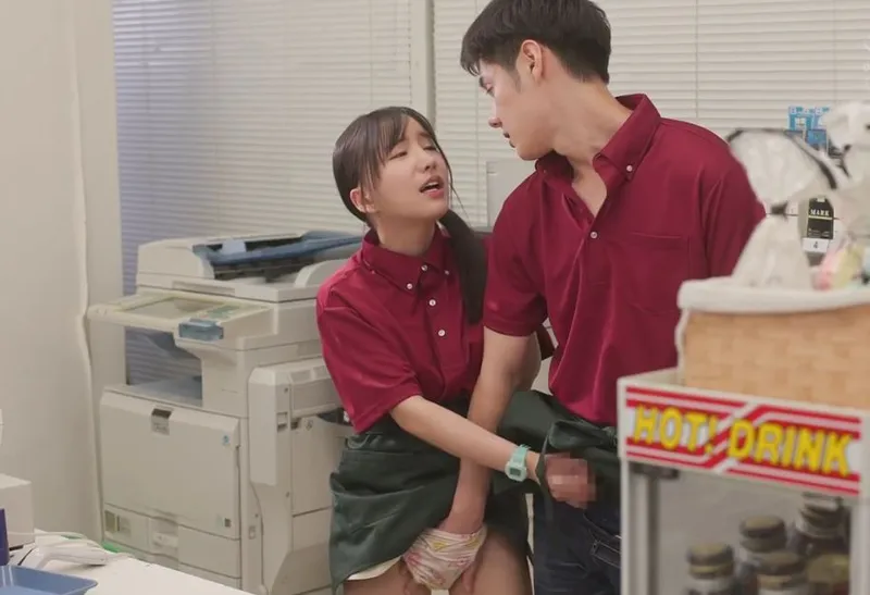 Ai rồi cũng "đi ngoài" em gái khi đi làm thêm mà thôi