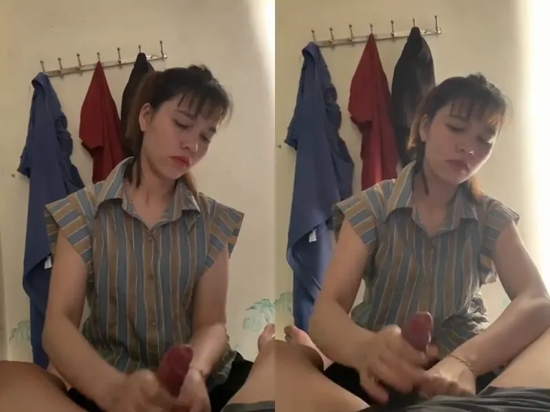 Anh trai đi vắng, ép vợ của anh trai sục cậu bé xuất tinh